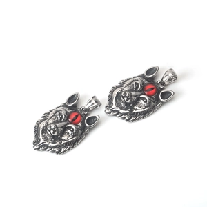 Colgante cabeza de lobo vintage de acero inoxidable con piedra roja para collar punk