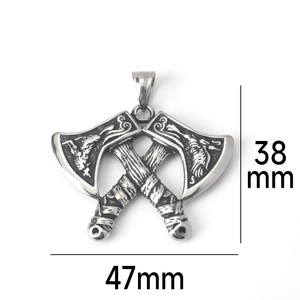 Gedetailleerd zicht op de dubbelzijdige Viking bijl hanger met maten 38 mm x 47 mm