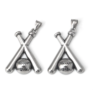 Détail de battes de baseball croisées avec pendentif balle en acier inoxydable antique