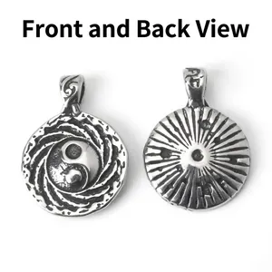 Collier avec pendentif Yin Yang en acier inoxydable et gravures soleil double face