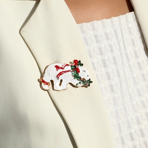 Vintage Alloy Enamel Polar Bear Brooch With Christmas Wreath Bow Tie Fashion Holiday Jewelry Badge Pin For Women