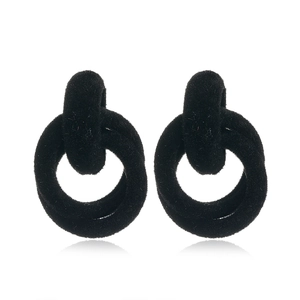 Exaggerated vintage geometric interlocking hoop earrings with premium black velvet flocking
