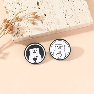 Cute Cartoon Polar Bear Enamel Brooch Pin Minimalist Black White Animal Heart Badge For Women Backpack Lapel Jewelry Gift
