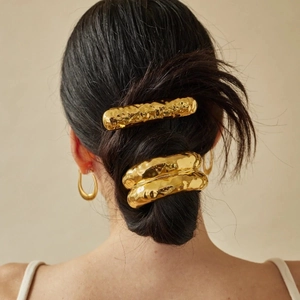 Golden minimalist textured hair clip and thick ring set made of stainless steel for women