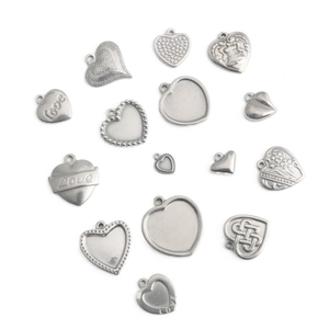 Colgantes de Corazón de Acero Inoxidable para Fabricación de Joyería DIY Punk Hip Hop Moda Love Letras Dijes con Relieve