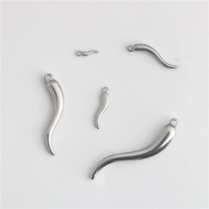 Polished stainless steel Italian horn pendants in five sizes for DIY jewelry making