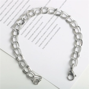 Minimalistisches Silber-Titanstahl-Kettenarmband mit Doppelringen und Karabinerverschluss