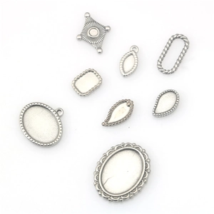 7-teiliges Edelstahl-Anhängerset für DIY-Schmuck mit strukturierten Rändern für Halsketten