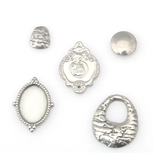 Colgantes Irregulares de Acero Inoxidable para Fabricación de Joyas DIY Plata Vintage Relieve Martillado Solo Colgante Sin Cadena