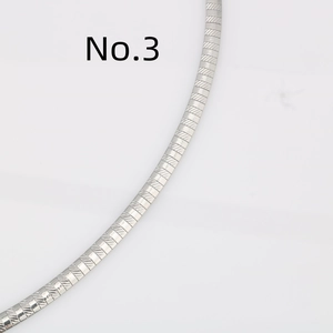 Collana a catena piatta a serpente in acciaio inossidabile con motivo goffrato argento