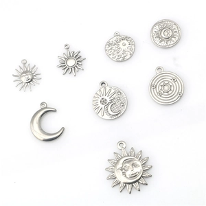 Pendentifs célestes hip hop en acier inoxydable avec motifs soleil, lune et étoiles