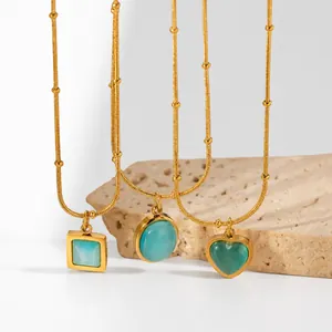 Colliers chaîne serpent dorée avec pendentifs œil de chat bleu carré, ovale et en cœur