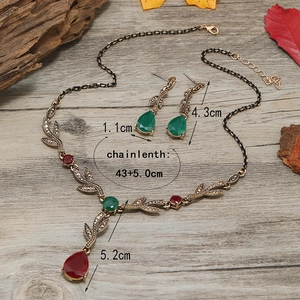 Conjunto joyas vintage hojas bronce con colgante y pendientes de resina de colores