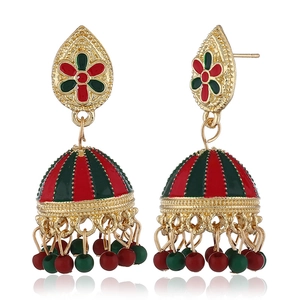 Ethnic Jhumka σκουλαρίκια σε χρυσό με κόκκινο πράσινο σμάλτο και φούντες από χάντρες