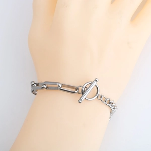 Bracelet en acier inoxydable argenté avec fermoir OT et pendentif pièce Élisabeth