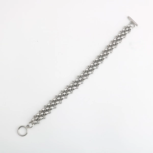 Bracelet minimaliste en acier inoxydable argenté avec fermoir à bascule et triple chaîne