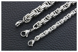 Tres grosores de pulseras de acero de titanio tejidas a mano estilo bizantino con cierre
