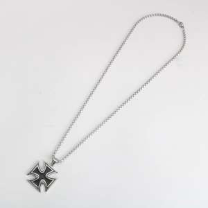 Collier Pendentif Croix de Fer en Acier Inoxydable Rétro pour Hommes Femmes Bijoux Gothique Punk Biker Noir Argent