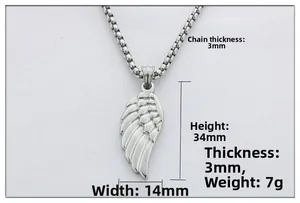 Détail du pendentif aile d'ange avec chaîne box 3mm montrant dimensions et textures