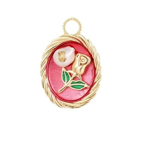 Barockperlen-Blumenanhänger mit rotem Emaille und Goldrose im Vintage-Stil