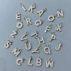 Ciondolo Lettera Alfabeto Inglese in Rame Con Micro Pavé di Zirconia Placcato Palladio per Creazione Gioielli Fai da Te Donna