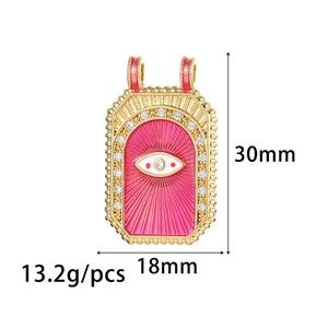 Gedetailleerde weergave van roze tarot hanger met afmetingen van 30 mm hoog en 18 mm breed