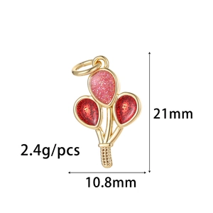Detailoverzicht van de ballonhanger met rode glitter en maten 21mm x 10,8mm