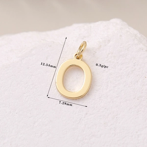 Polierter 14K vergoldeter Buchstaben-O-Anhänger mit Maßen 12,54 mm x 7,28 mm