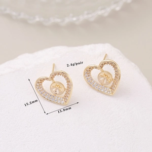 Orecchini a cuore in oro micro-pavé con fiore centrale di 15,2mm x 15,8mm