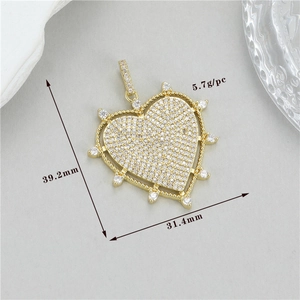 Pendentif cœur pavé doré avec dimensions de taille et de poids 39,2x31,4 mm