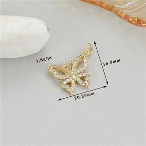 Detailed view of cubic zirconia bow pendant with size 20.25mm x 16.8mm and 1.8g weight