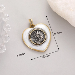 Details des Vintage-Herzanhängers mit Münzporträt, Größe 36,5 mm und Gewicht 8,68 g