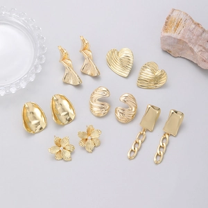 Französischer Retro Geometrische Textur Kupfer Ohrringe Für Damen Vintage 14K Vergoldet Metall Herz Blume Strass Ohrringe