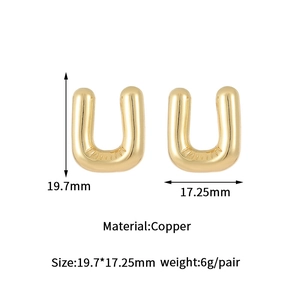 Detailed dimensions of golden bubble letter U earrings made of copper material