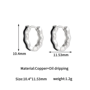 Diagramme technique détaillé de boucles d'oreilles ondulées en cuivre avec émail noir