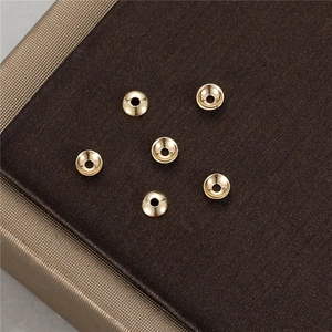 Details von sechs 14K goldgefüllten hohlen Zwischenperlen mit Hochglanzpolitur für DIY