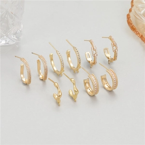 Orecchini a Bottone a Forma di C con Zirconia Minimalista e Perno in Argento Sterling 925 Gioielli Geometrici in Rame