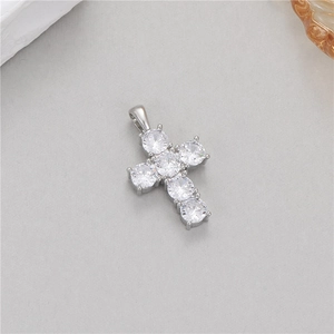 Pendentif croix classique plaqué or 14K en argent avec pierres de zircone cubiques