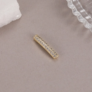 Distanziatore lungo in oro 14K con pavé di zirconi per creazioni di gioielli fai-da-te