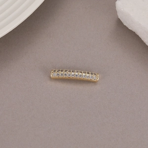 Perla a tubo ricurvo placcata oro 14K con micro zirconi per creazione di gioielli DIY