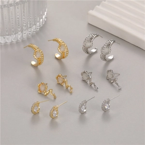 Elegante C-förmige Ohrringe und Mond-Ohrstecker Set mit Opal und Zirkon in Gold und Silber