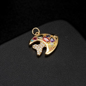 Exquisiter 14k vergoldeter Delfin Anhänger mit bunten Edelsteinen und Kristallen