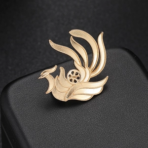 Vintage Palace Style Gold Phoenix Brooch For Women Copper Base Pin With Artificial Pearl Rhinestone Wedding Banquet Jewelry
