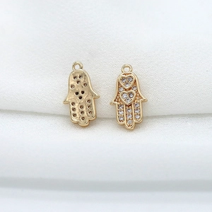 Ciondolo mano di Hamsa placcato oro 14K con cuore in zircone per creazione gioielli fai da te