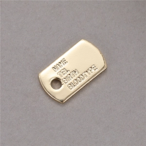 Pendentif rectangulaire plaqué or 14K avec gravure pour nom, naissance et groupe sanguin