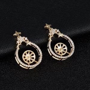 Pendientes de aro de estrella y luna bañados en oro de 14K con circonitas para bricolaje