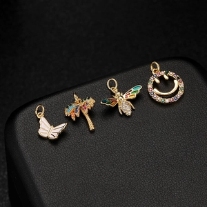 Breloques Pendentifs DIY en Cuivre Plaqués Or 14K Papillon Palmier Abeille Visage Souriant Émail Strass Accessoires Bijoux