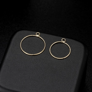 Luxe gouden ronde hangers met gedraaide textuur voor DIY halskettingen en sieraden