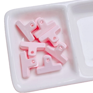 Set schattige roze acryl t-vormige clips met ronde gaten voor DIY sieraden en telefoonkettingen