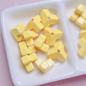 Leuchtend gelbe Acrylperlen in geometrischen Formen für DIY-Schmuck und Handyketten